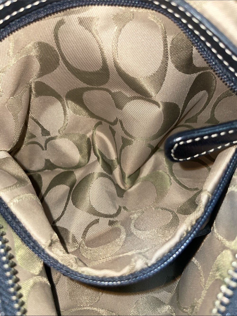 Vintage Coach ‘Soho’ Mini Hobo - Picture 9 of 11